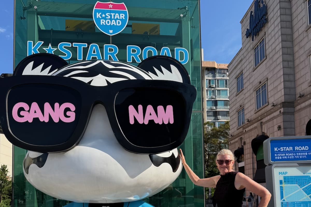 Gillian next to GangnamDol on Star Road Seoul, South Korea